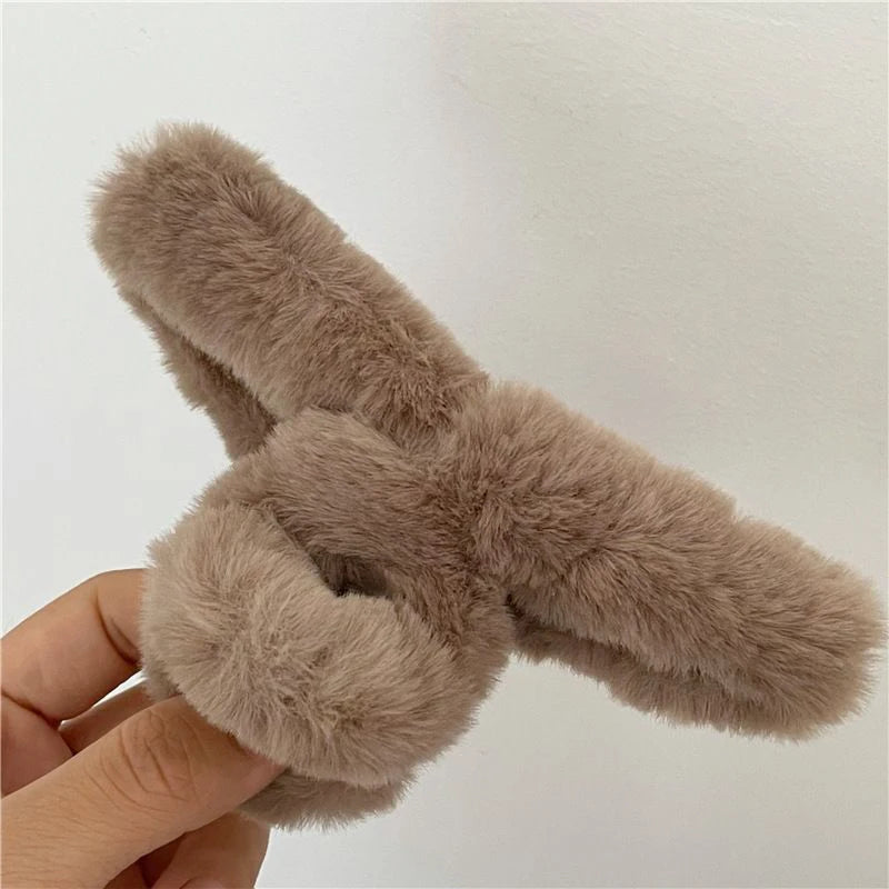 Cartoon Bear Plush Hair Claw Faux Fur Large Shark Clip Korean Autumn And Winter Claw Clip Fashion INS Crab Clip New Barrettes ''hayoutopy''