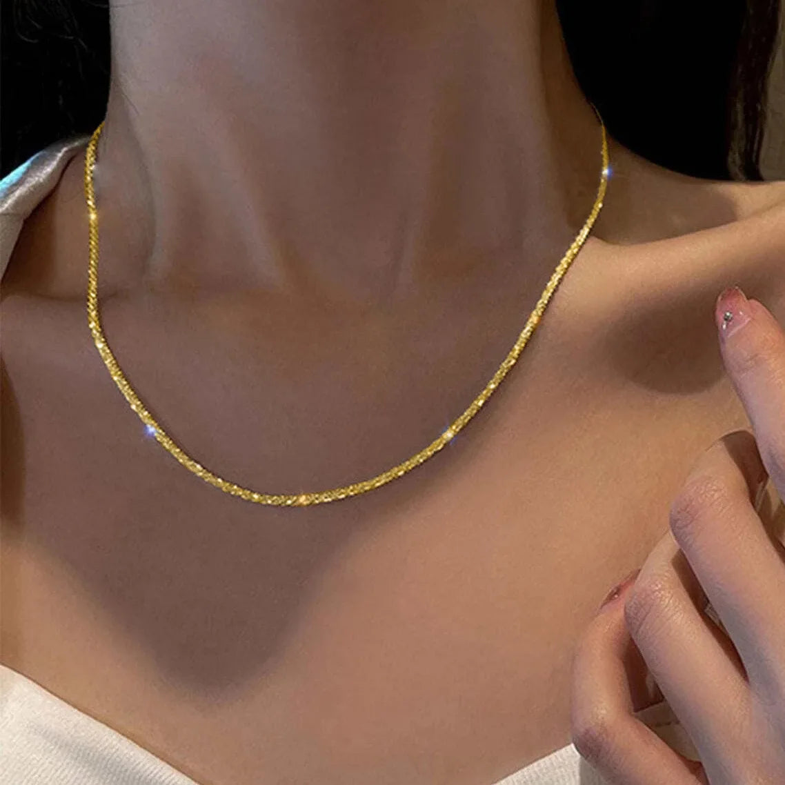 Silver Color Sparkling Necklace For Women's